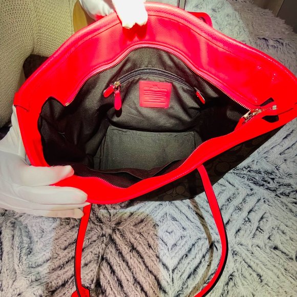 NWOT - COACH STREET ZIP TOTE IN SIGNATURE CANVAS (F34703) - Picture 9 of 9